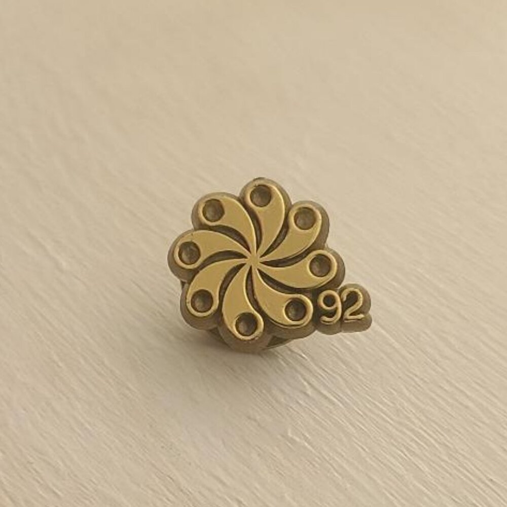 1992 Exposition Convention Vintage Whirligig Lapel Pin